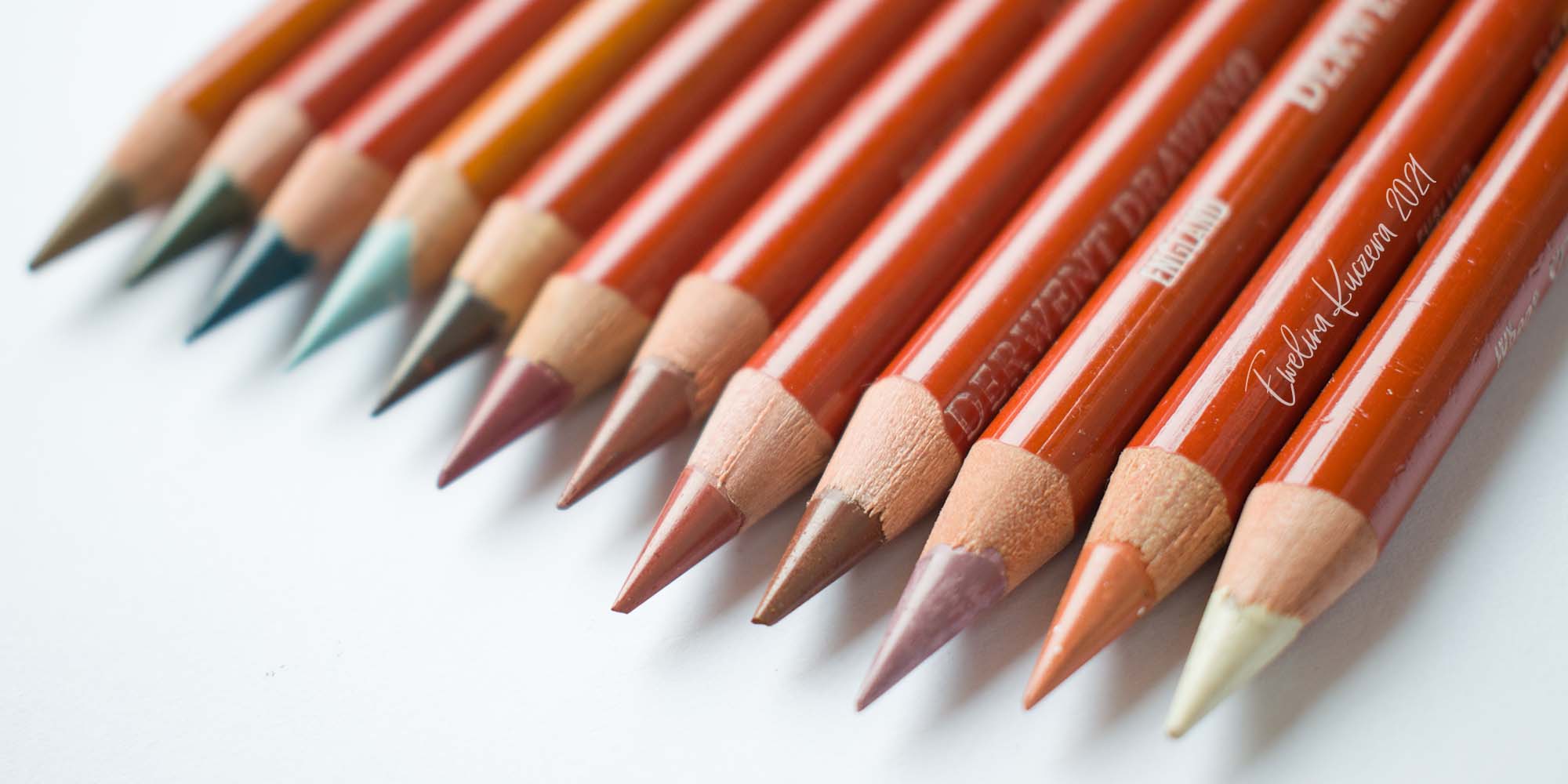 Artistic Blog - learn how to draw with colored pencils: Derwent Drawing  colored pencils - Review